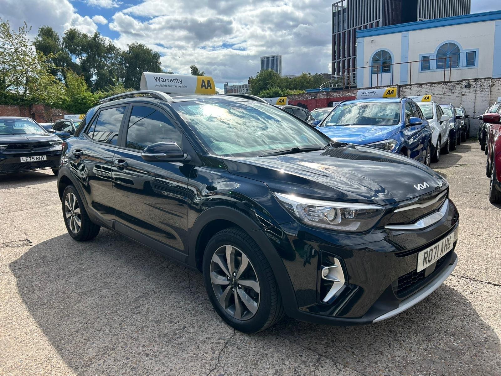 Kia Stonic listing photo